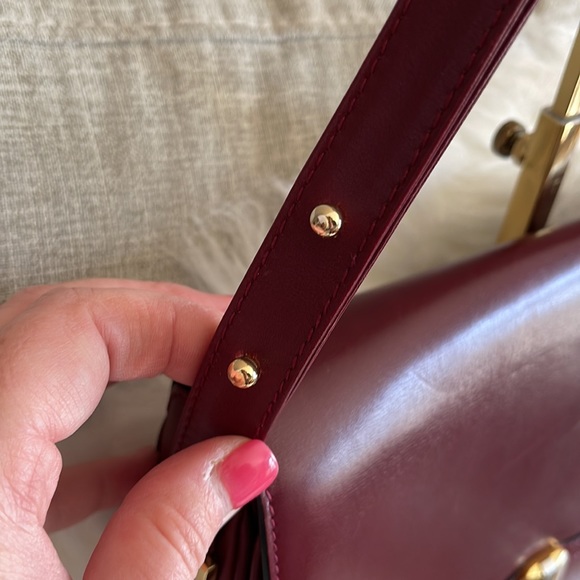 PRISTINE Bally - Vintage Bordeaux Leather Convertible Crossbody - Picture 4 of 12